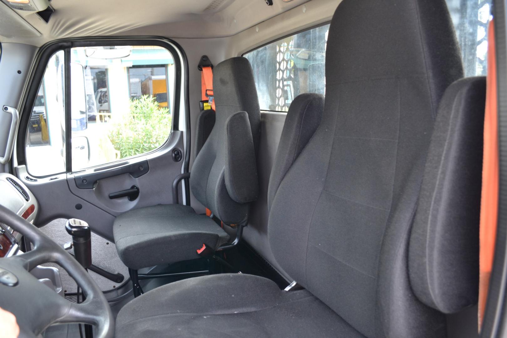 2018 WHITE /BLACK FREIGHTLINER M2-112 with an CUMMINS L9 8.9L 370HP engine, EATON FULLER 10SPD MANUAL transmission, located at 9172 North Fwy, Houston, TX, 77037, (713) 910-6868, 29.887470, -95.411903 - Photo#12